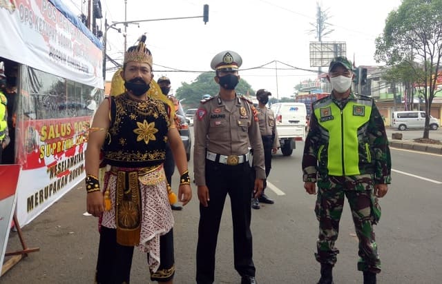 Masa PSBB Diperpanjang, Polres Bogor Turunkan Gatot Kaca, Si Pitung dan Kabayan