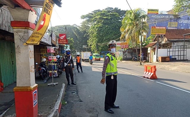 Check Point PSBB Kota Bogor, Polsek Bogor Barat Sasar Pengguna Kendaraan