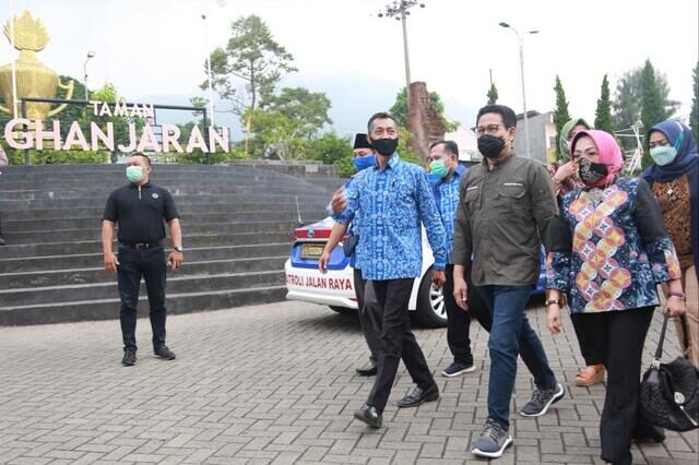 Menteri Kemendes PDTT Tinjau BUMDes Desa Ketapanrame, Mojokerto