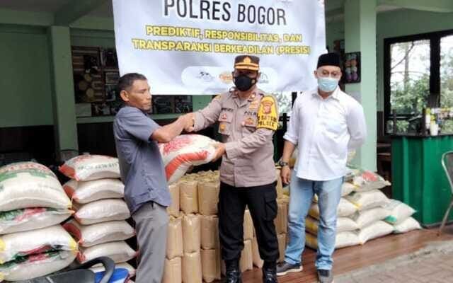 Serentak, Jajaran Polres Bogor Gelar Baksos Untuk Masyarakat Isoman dan Terdampak Covid-19