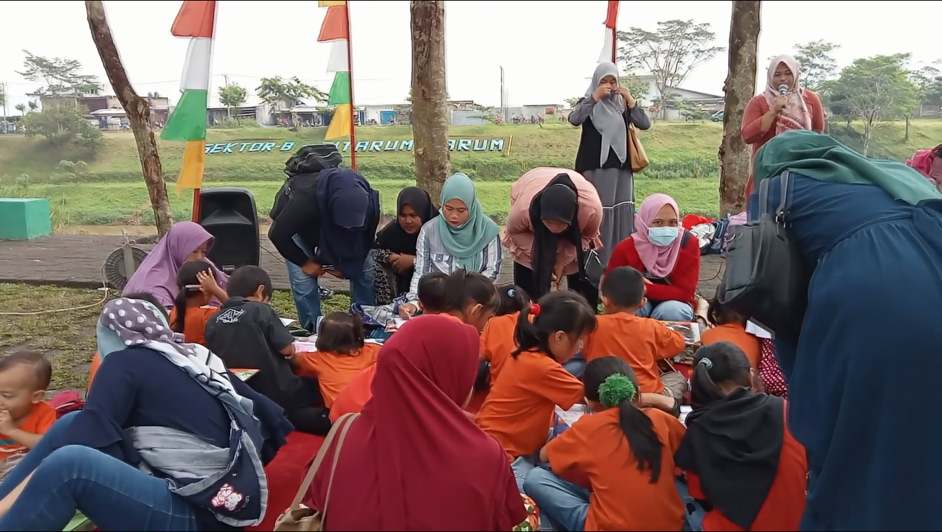 MDA AL Mubarokah Bandung Barat, Kunjungi Taman Icon Sektor 8 Citarum Harum