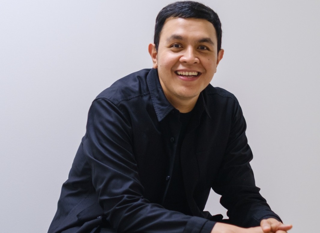 Tulus, album Manusia, video musik, Interaksi, Tim Kreatif, Claudia Dian, Nasrul Akbar, Dere, Davi Linggar, Reuben Tourino, pemeran, ketidakmampuan manusia untuk memilih, kehidupan manusia, kekutan dan keterbatasan manusia, alur cerita video musik, kanal YouTube resmi Tulus