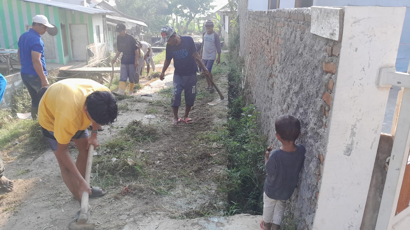 Citarum Harum, kerja bakti, lingkungan bersih, pencegahan banjir, Sungai Citarum, normalisasi saluran air, komitmen warga, kebersihan lingkungan, Dansektor 6, Kol Inf Yanto Kusno Hendarto, Desa Mekar, Sub Sektor, Satgas Citarum Harum