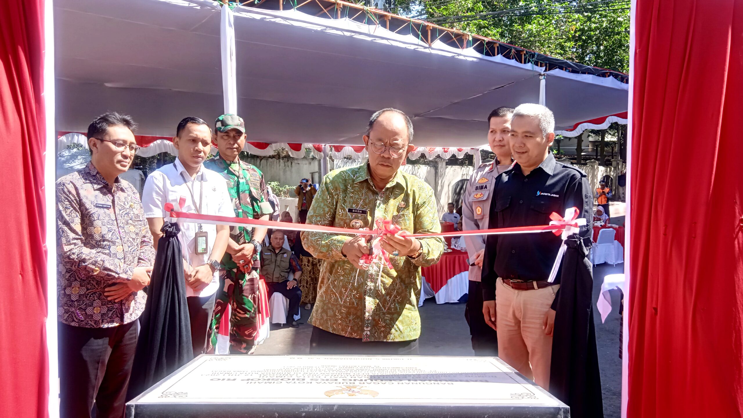 Cagar Budaya Kota Cimahi,Penetapan Gedung Bioskop Rio dan Gereja Santo Ignatius sebagai Cagar Budaya,Sejarah Gedung Bioskop Rio,Pelestarian Warisan Budaya,Pemerintah Kota Cimahi,Cagar Budaya Kota Cimahi 2023,Pemeliharaan Bangunan Bersejarah,Event Penetapan Cagar Budaya,PJ Wali Kota Cimahi,Peran PT Deswita Jawa Barat dalam Pelestarian Budaya