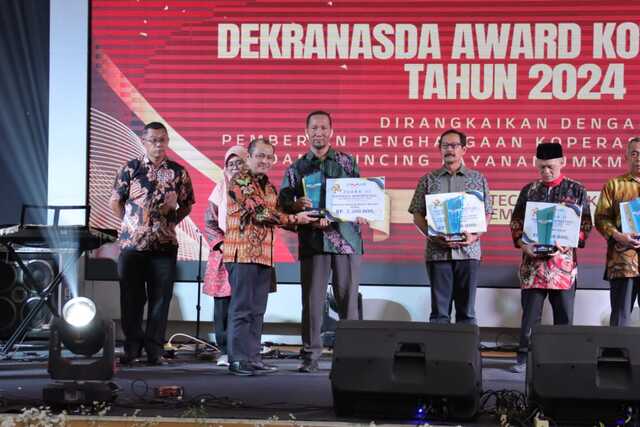 DEKRANASDA AWARDS 2024, kreativitas Cimahi, apresiasi kerajinan, produk kreatif Cimahi, gerai UMKM Cimahi